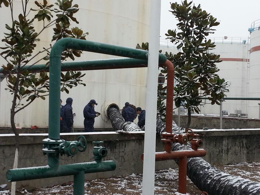 油罐清洗现场.jpg
